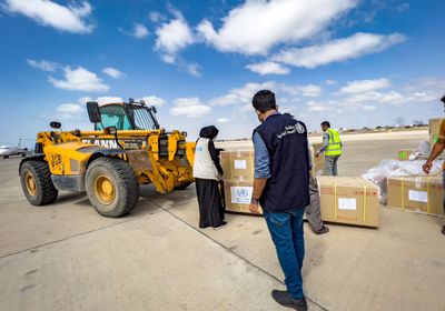 عدن تستقبل 100 ألف جرعة من لقاحات كورونا