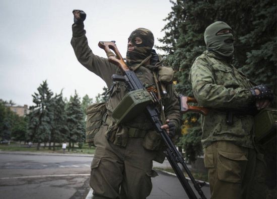 قوات لوغانسك تتهم الجيش الأوكراني باستخدام المدنيين كدروع بشرية