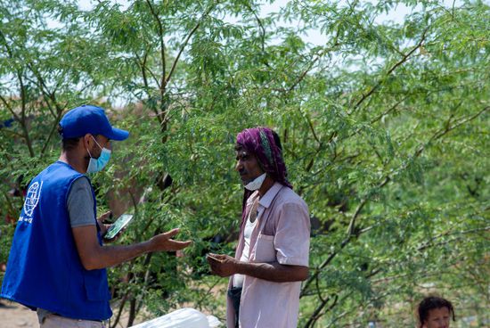 الدولية للهجرة توزع 55 طفاية حريق على النازحين بالساحل الغربي