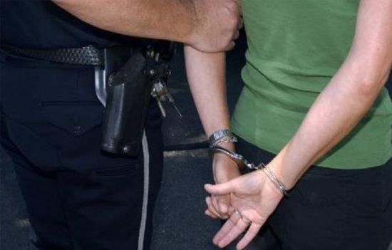 القبض على نشالين في باعبود بالمكلا