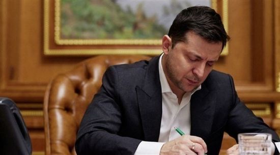 هل قبل زيلينسكي اقتراح بوتين بشأن إجراء محادثات سلام؟