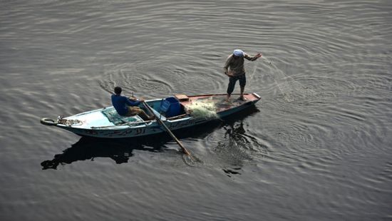 "البيان" تبرز تداعيات عدوان الحوثي على القطاع السمكي