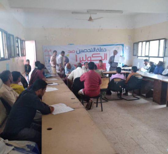 ملصقات توعوية المواطنين في الحبيلين بلقاح الكوليرا