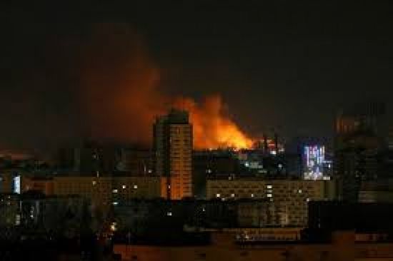 انفجار قوي و صافرات الإنذار تدوى بالعاصمة الأوكرانية كييف 