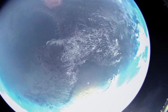 كوريا الشمالية تجرب تطوير قمر صناعي للاستطلاع