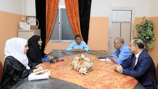 "بحوث الانتقالي" تطلع على مهام "التطوير التربوي" في عدن