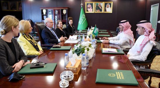 النزاع في اليمن يجمع آل جابر وليندركينج بجولة مباحثات جديدة