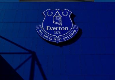 إيفرتون يفسخ عقود الشركات الروسية بشكل فوري