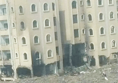 البلاد تبرز تخزين الأسلحة الحوثية بمناطق سكنية في تعز