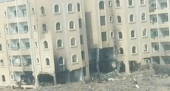 البلاد تبرز تخزين الأسلحة الحوثية بمناطق سكنية في تعز