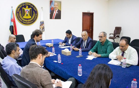 وفد مركز الحوار الإنساني يزور "أمانة الانتقالي"