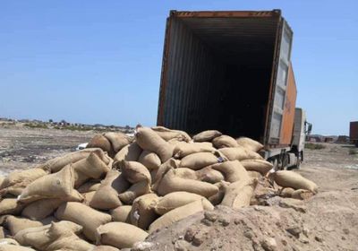 إتلاف شحنتي فول سوداني تركية وسكر برازيلي بميناء عدن