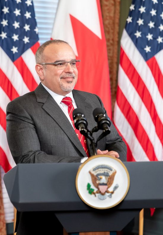 ولي العهد البحريني يلتقي بكامالا هاريس