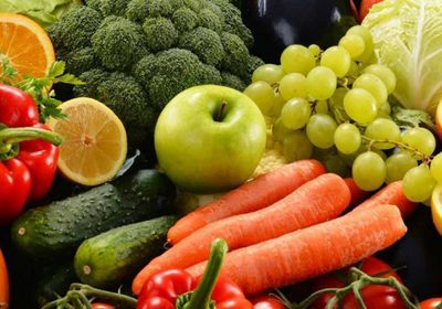 استقرار أسعار الخضروات والفواكه بأسواق عدن اليوم السبت