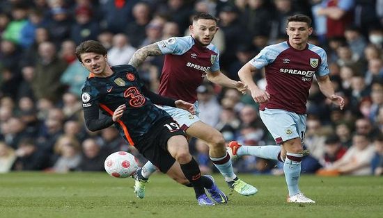 تشيلسي يسجل 4 أهداف في شباك بيرنلي