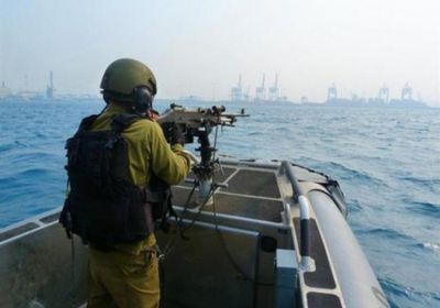 قوات الاحتلال الإسرائيلي تهاجم الصيادين بساحل غزة