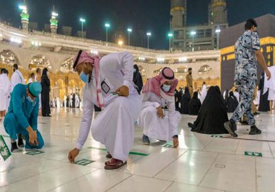 السعودية.. المصلون يصلّون الفجر بدون تباعد اجتماعي