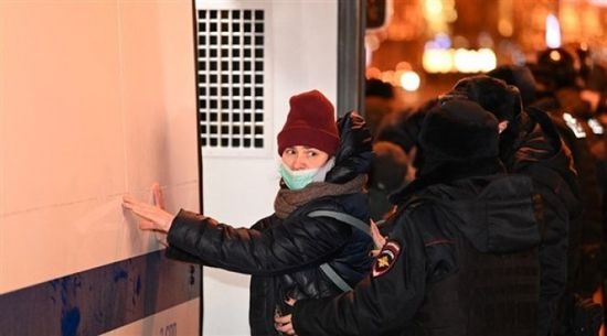 روسيا.. اعتقالات ضد مناهضي الحرب على أوكرانيا