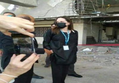 انجلينا جولي تتفقد دمار القصف الحوثي بمطار عدن