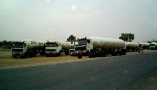 صحيفة تحذر: أزمة الوقود الحوثية تمنع وصول خدمات الإغاثة