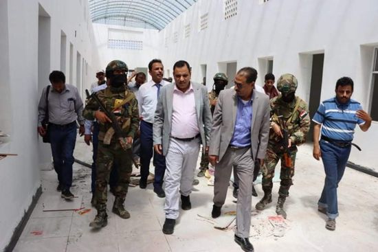 السقطري يزور "الخدمات الزراعية" ويوجه بإنجاز ترميمها