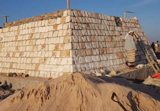 "خليفة الإنسانية" تمد شبكات مياه لـ 9 قرى بسقطرى