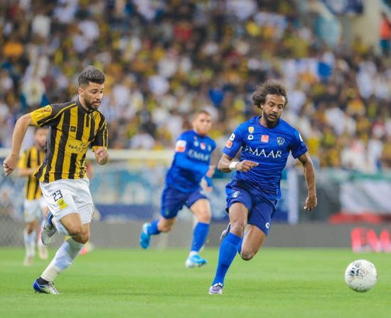 الهلال يحسم كلاسيكو السعودية ويعرقل الاتحاد