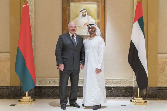 بن زايد يدعو إلى تكثيف الجهود لمعالجة الأزمة الأوكرانية