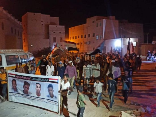 هتافات منددة بالاحتلال اليمني.. حشود سيئون ترفض مليشيا الإخوان
