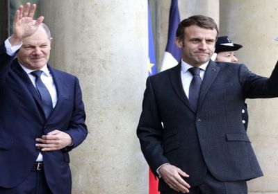 ماكرون وشولتس يبدأن اتصالاً هاتفياً مع بوتين بشأن حرب أوكرانيا