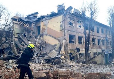 روسيا تقصف قاعدة أوكرانية قرب بولندا