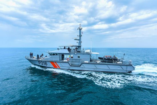 الكويت.. خفر السواحل ينفذ تمرينا بالذخيرة الحية في المياه الإقليمية