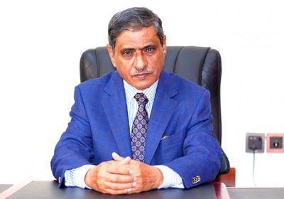 شارك برأيك.. هل يتردد البحسني في الانحياز للهبة الحضرمية حماية لمنصبه؟