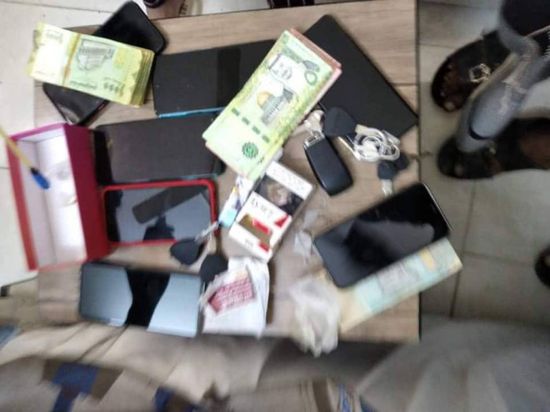 القبض على متهمين بحوزتهما حشيش وشبو بالمكلا