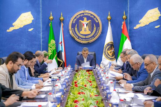 "رئاسة الانتقالي" تطالب الحكومة بتحسين الخدمات وصرف المرتبات