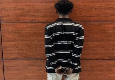 يمني ينشل المارة في الرياض