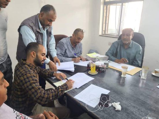 توقيع اتفاقية تأهيل 19 ممر خلفي بمديرية صيرة في العاصمة عدن
