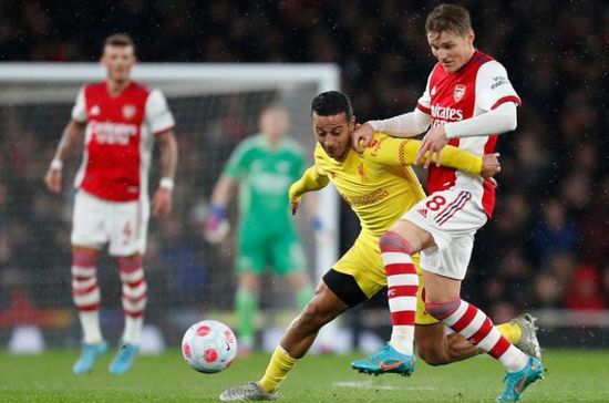 ليفربول يخطف أرسنال في 8 دقائق بالدوري الإنجليزي