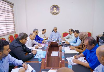 "قانونية الانتقالي" تنفي مشروعية القرارات الانفرادية للحكومة