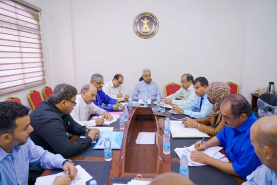 "قانونية الانتقالي" تنفي مشروعية القرارات الانفرادية للحكومة