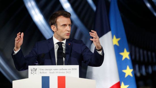 ماكرون يغازل الفرنسيين للفوز بولاية رئاسية جديدة