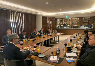 فينالس يحشد البعثات الأوروبية لدعم عملية السلام باليمن