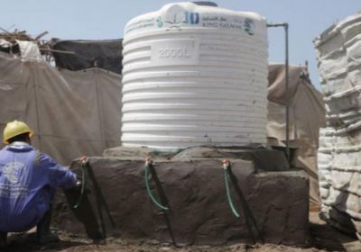 إمداد مخيمات الحديدة بـ 1.94 مليون لتر مياه