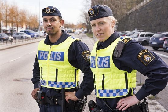 بسلاح أبيض.. مقتل سيدتين في السويد