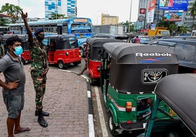 بعد احتجاجات بسبب نقص الوقود.. سريلانكا تنشر الجيش في المحطات