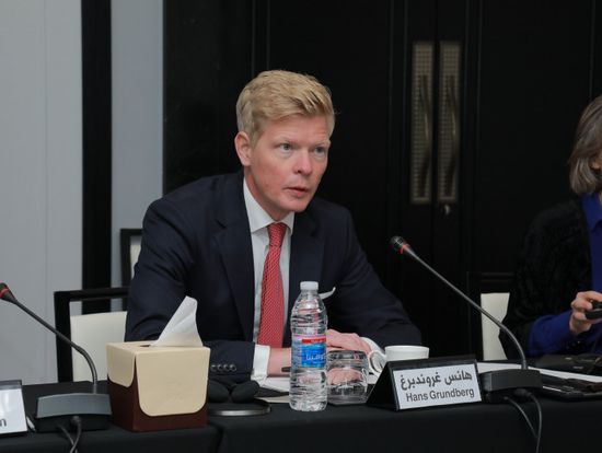 المشاورات الثنائية تستعرض رؤى لمعالجة القضايا الإنسانية