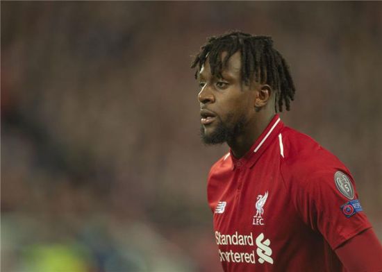 ميلان الإيطالي يفكر في مهاجم ليفربول