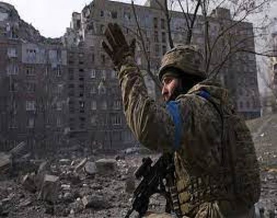 سبوتنيك: عسكريون أوكرانيون يتنكرون بملابس نسائية لمغادرة ماريوبول