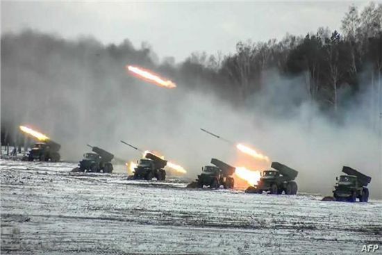 ألمانيا تؤكد: نحن من أكبر موردي الأسلحة في أزمة أوكرانيا