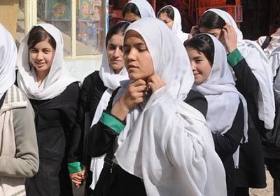 "طالبان" تغلق المدارس الثانوية للبنات